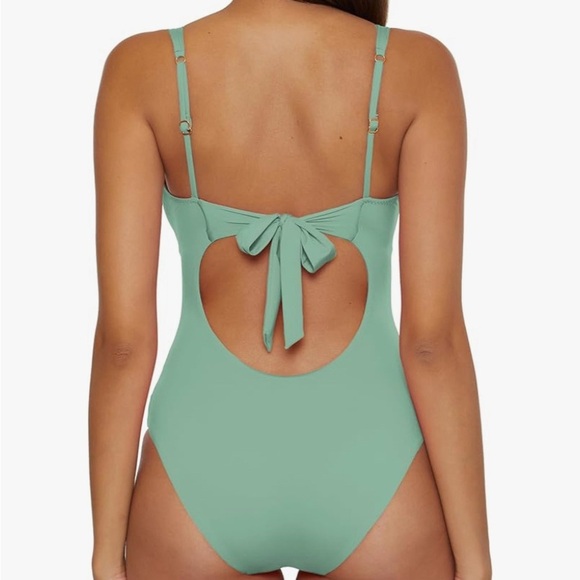 ✨ BECCA Women's Standard Color Code V-Wire Shirred One Piece Swimsuit✨ - Picture 3 of 4